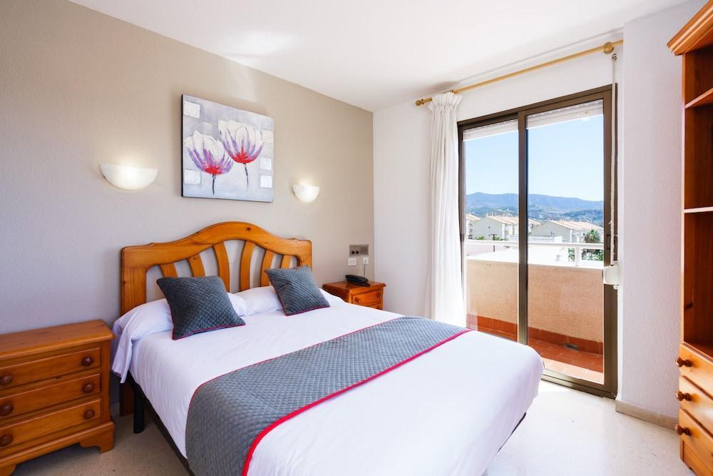 Oyo Hotel Costa Andaluza โมตริล ภายนอก รูปภาพ